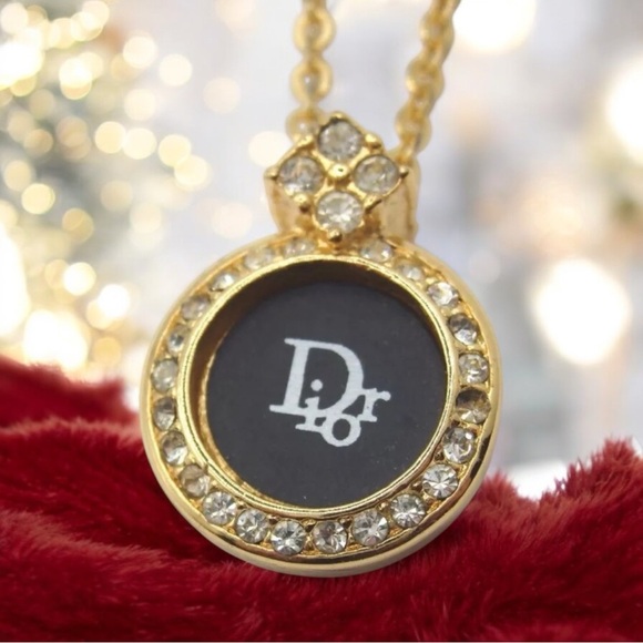 DIOR Signature Gold Necklace ๐๐ฅ - Picture 2 of 14
